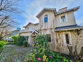 House for Sale with Pool and Garden – Lomas De Benavidez