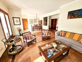 House for Sale with Pool and Garden – Lomas De Benavidez