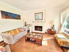 House for Sale with Pool and Garden – Lomas De Benavidez