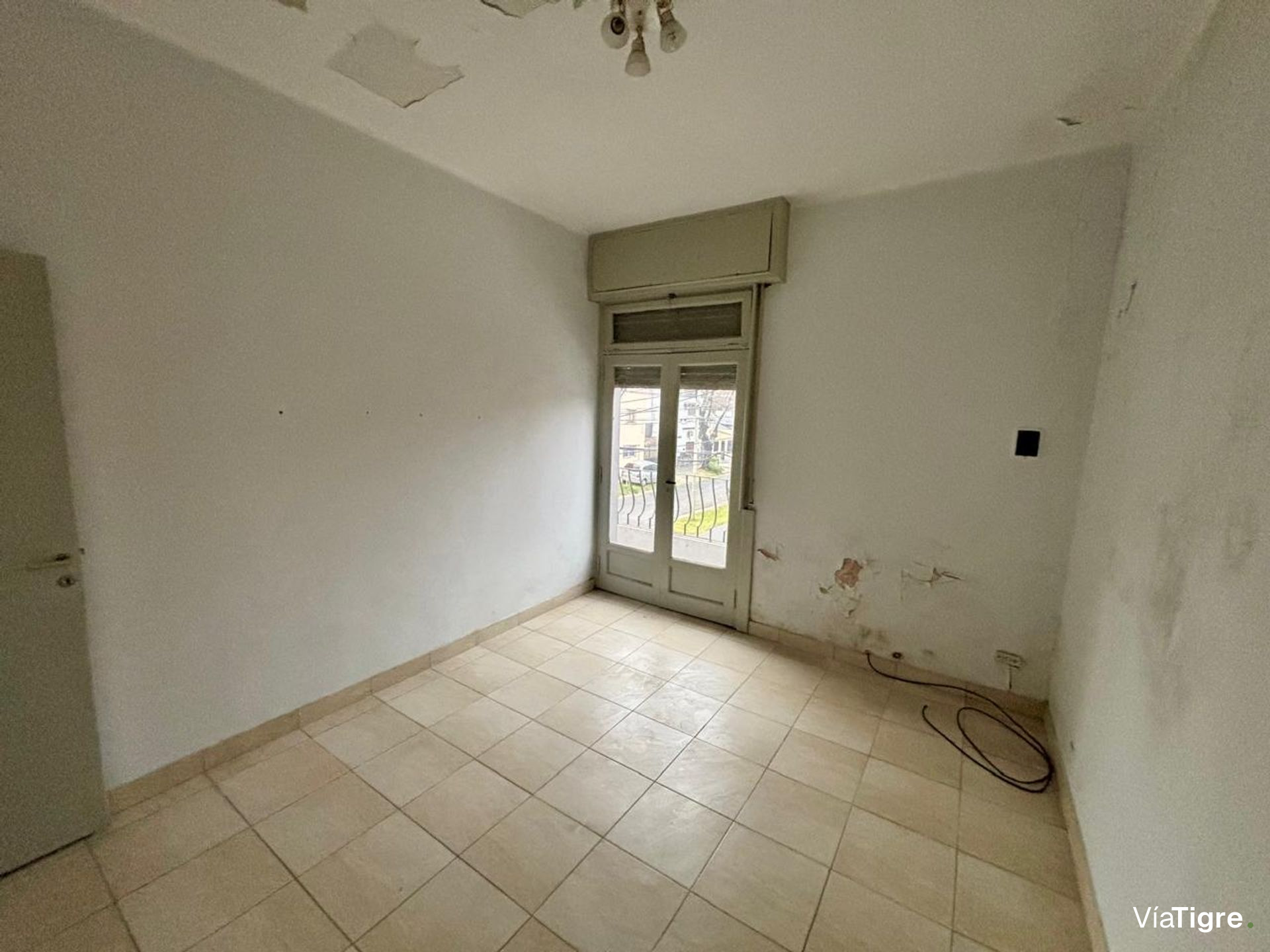 Venta PH 1er. piso con terraza y cochera Florida O