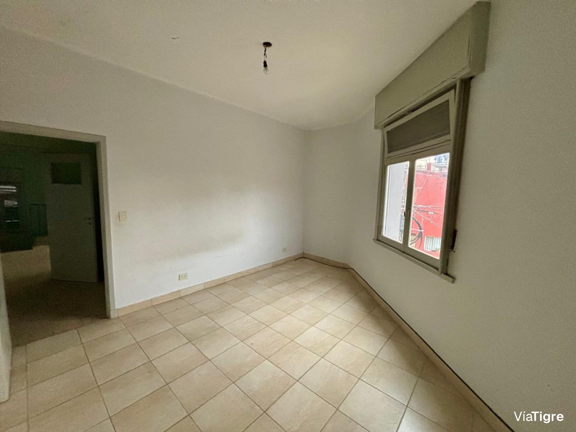 Venta PH 1er. piso con terraza y cochera Florida O