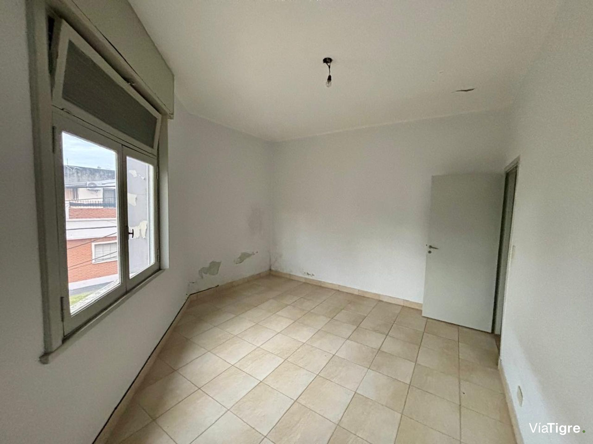 Venta PH 1er. piso con terraza y cochera Florida O