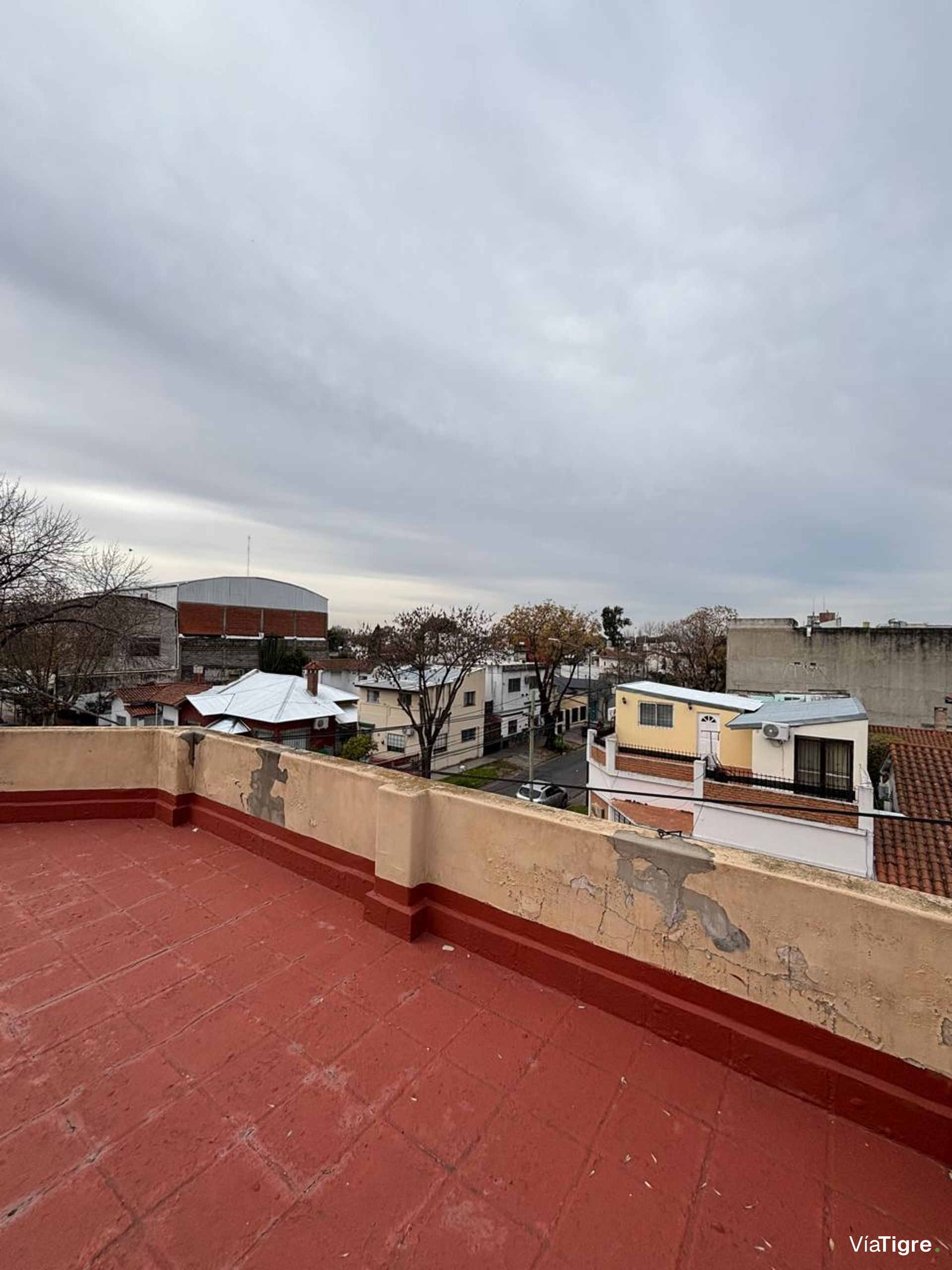 Venta PH 1er. piso con terraza y cochera Florida O