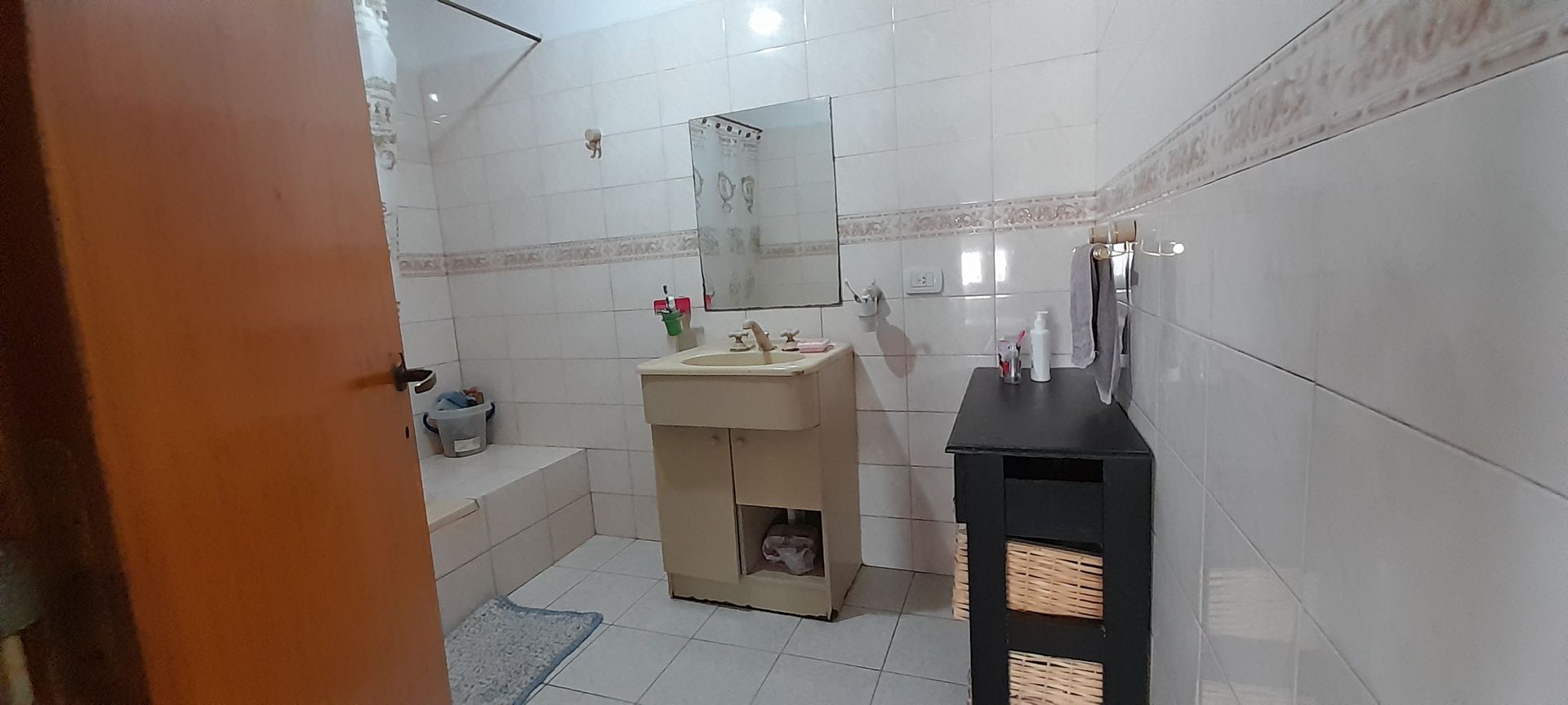 Venta Casa multifamiliar a mts de Ruta 202