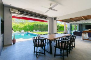 5-Bedroom House with Gallery, Garden, Pool, Lots of Light