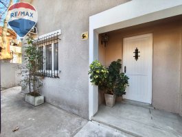 House for Rent in Vicente Lopez, 5 rooms, with Garden