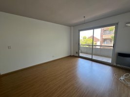 Venta casa 6 Amb en Florida con pileta y parrilla