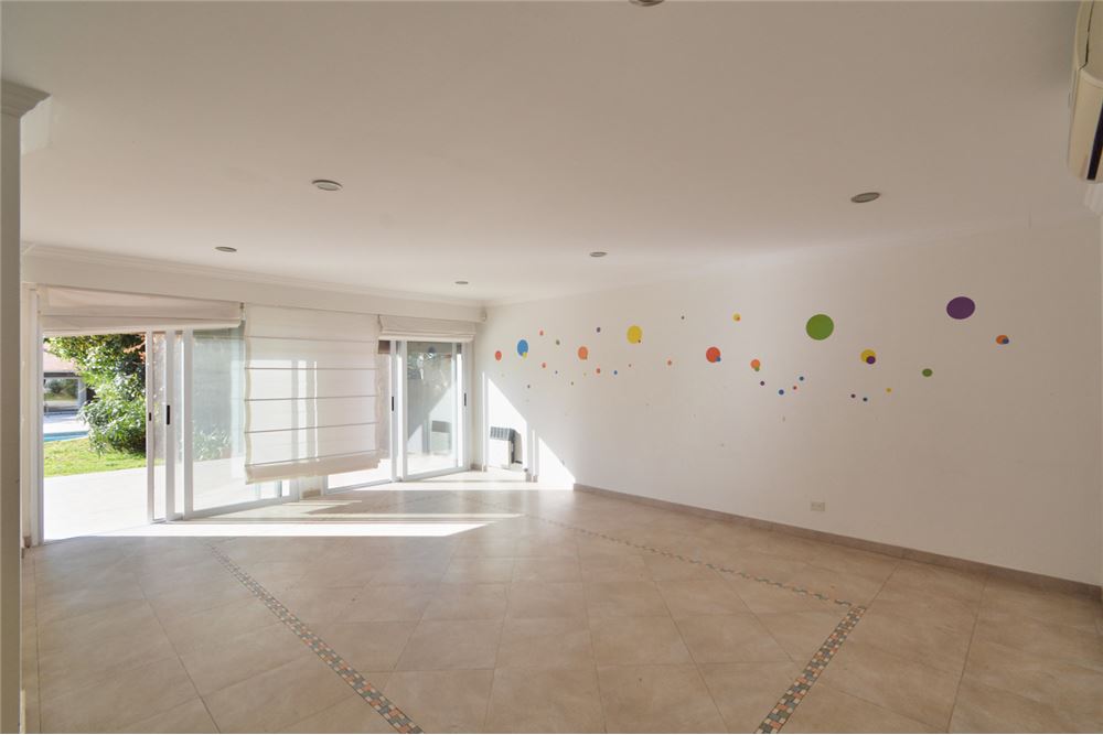 Casa Sobre Av. Italia Tigre Excelente Ubicacion