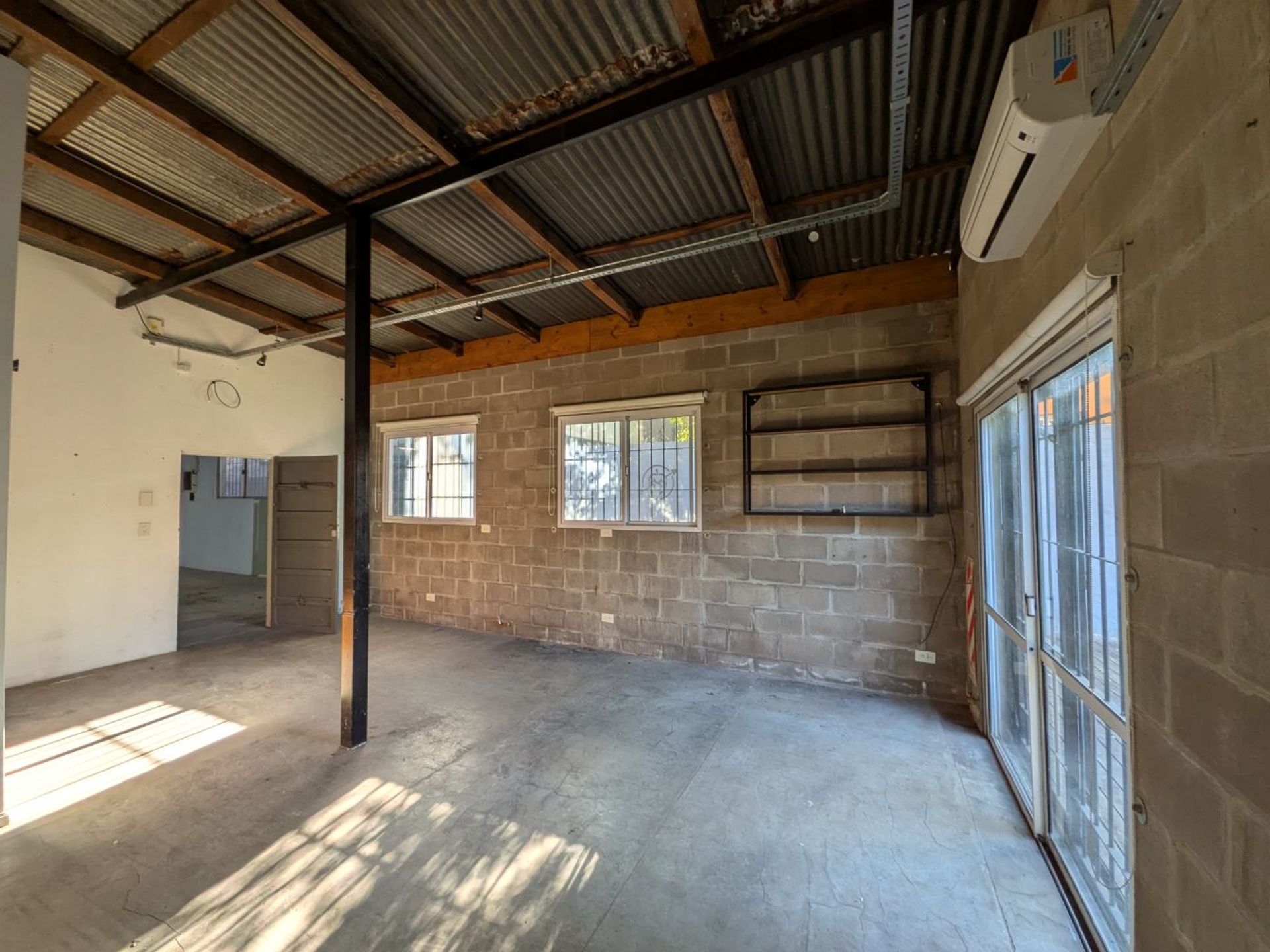 Casa Sobre Av. Italia Tigre Excelente Ubicacion