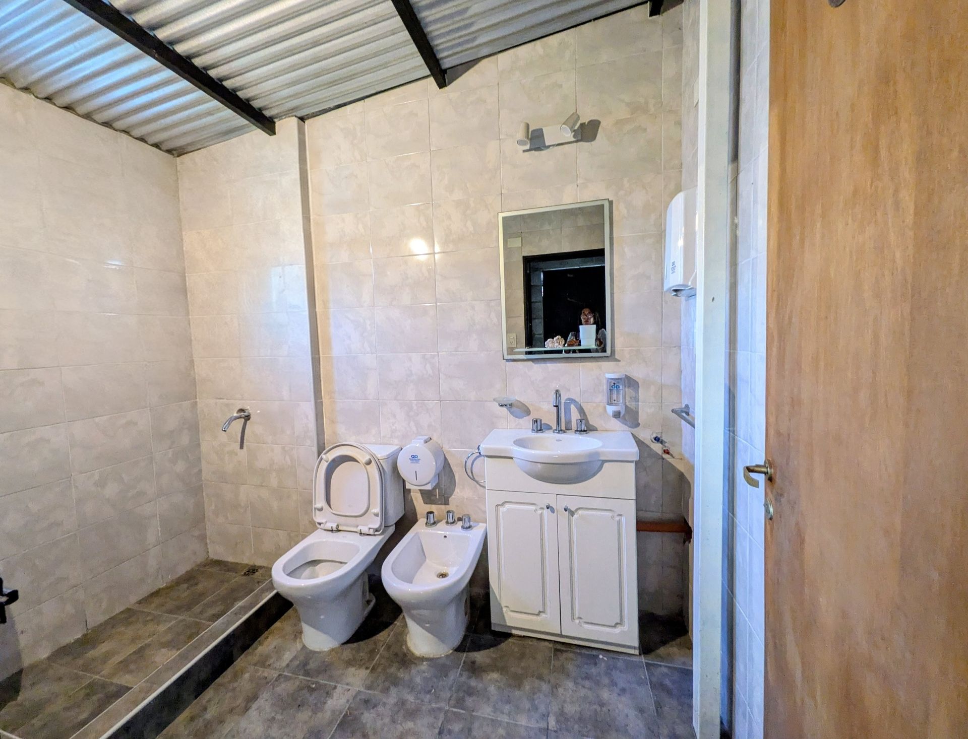 Casa Sobre Av. Italia Tigre Excelente Ubicacion
