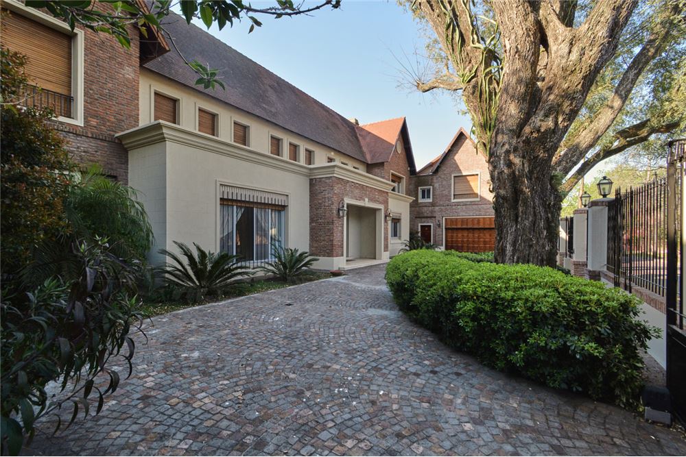 Casa Sobre Av. Italia Tigre Excelente Ubicacion