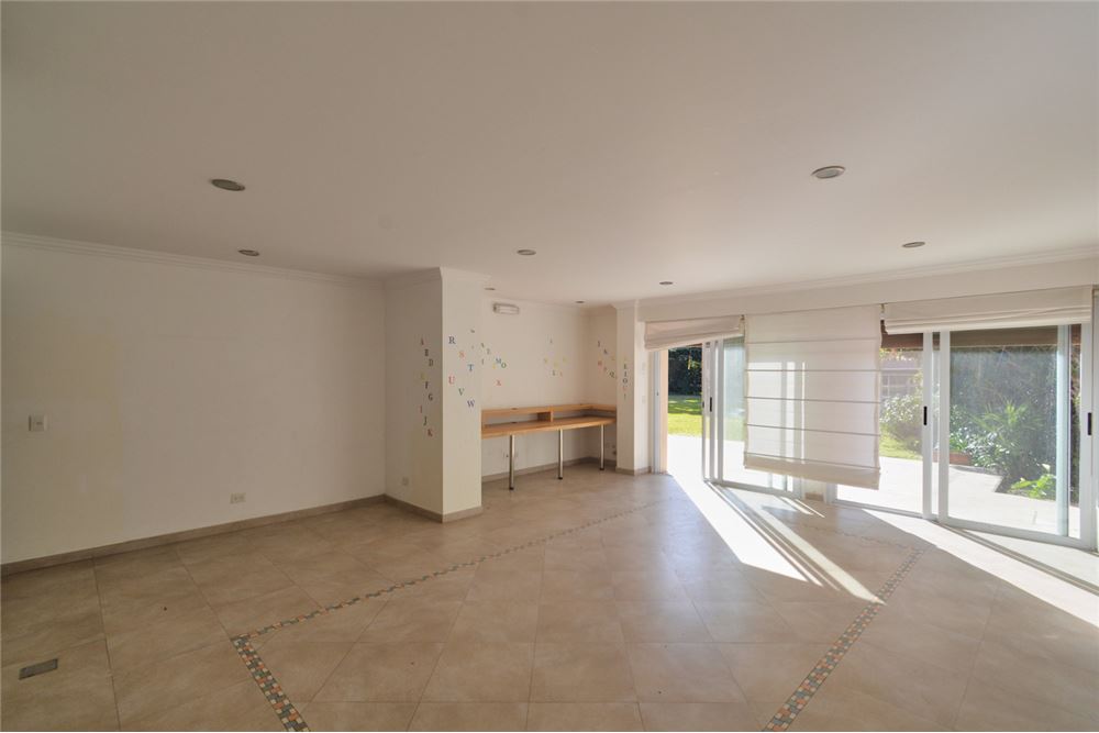 Casa Sobre Av. Italia Tigre Excelente Ubicacion