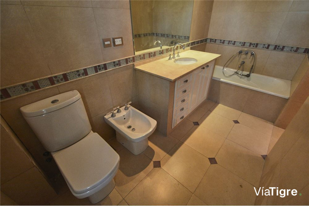 Venta importante Residencia Libertador al Río