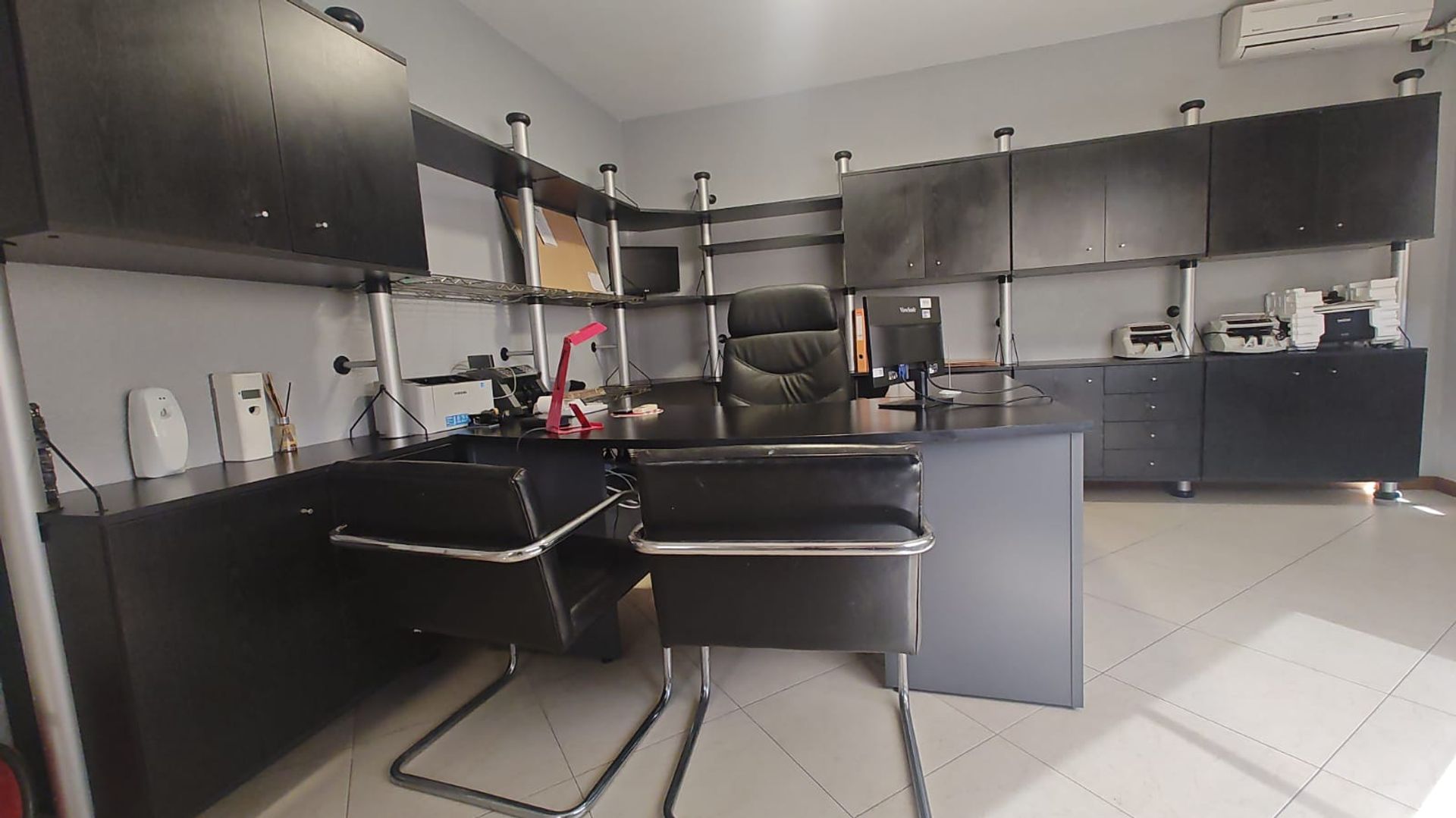 Venta Casa en 2 plantas en San Isidro gran terreno