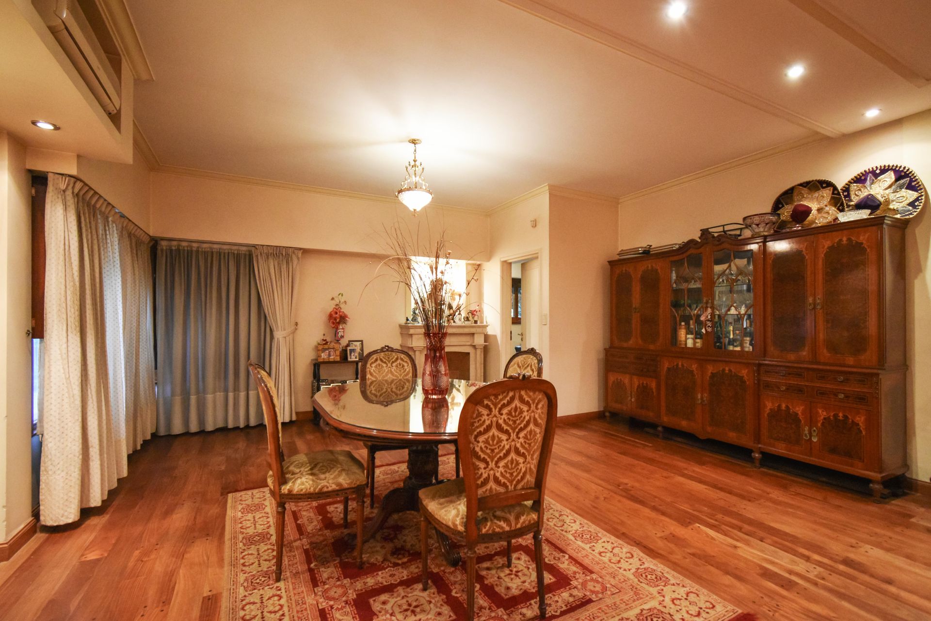 Venta Casa en 2 plantas en San Isidro gran terreno