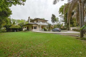 Venta Casa en 2 plantas en San Isidro gran terreno