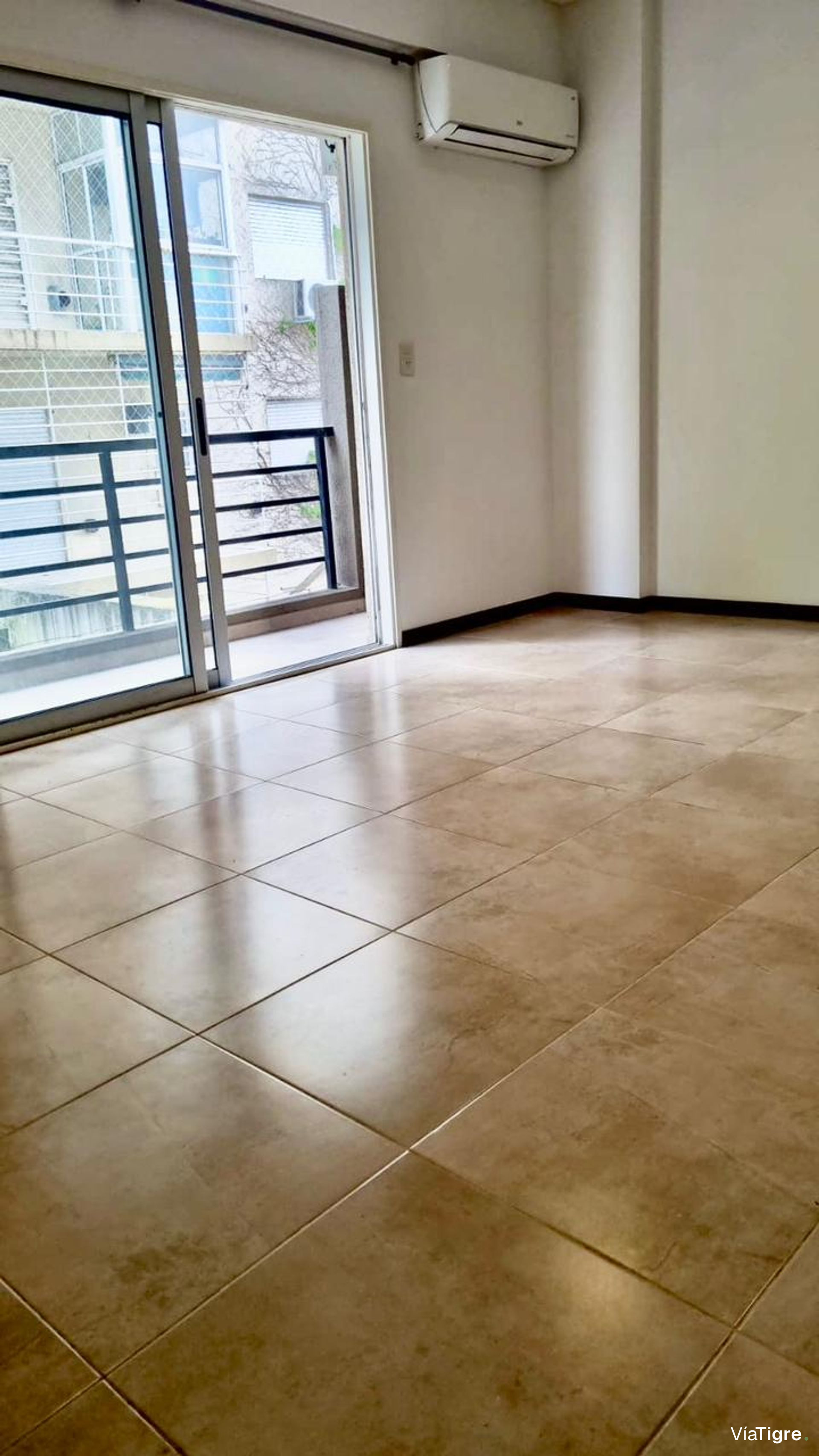 VENTA 2 AMB C/COCH a 1/2 CUADRA AV MAIPÚ Vte López