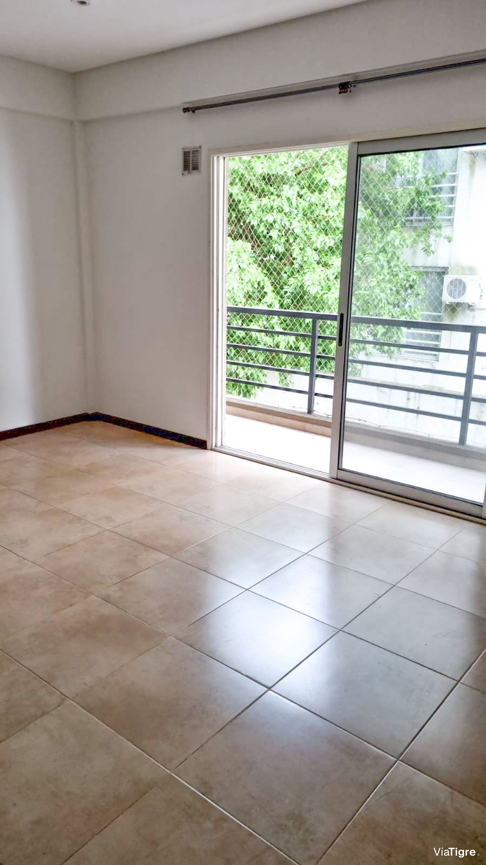 VENTA 2 AMB C/COCH a 1/2 CUADRA AV MAIPÚ Vte López