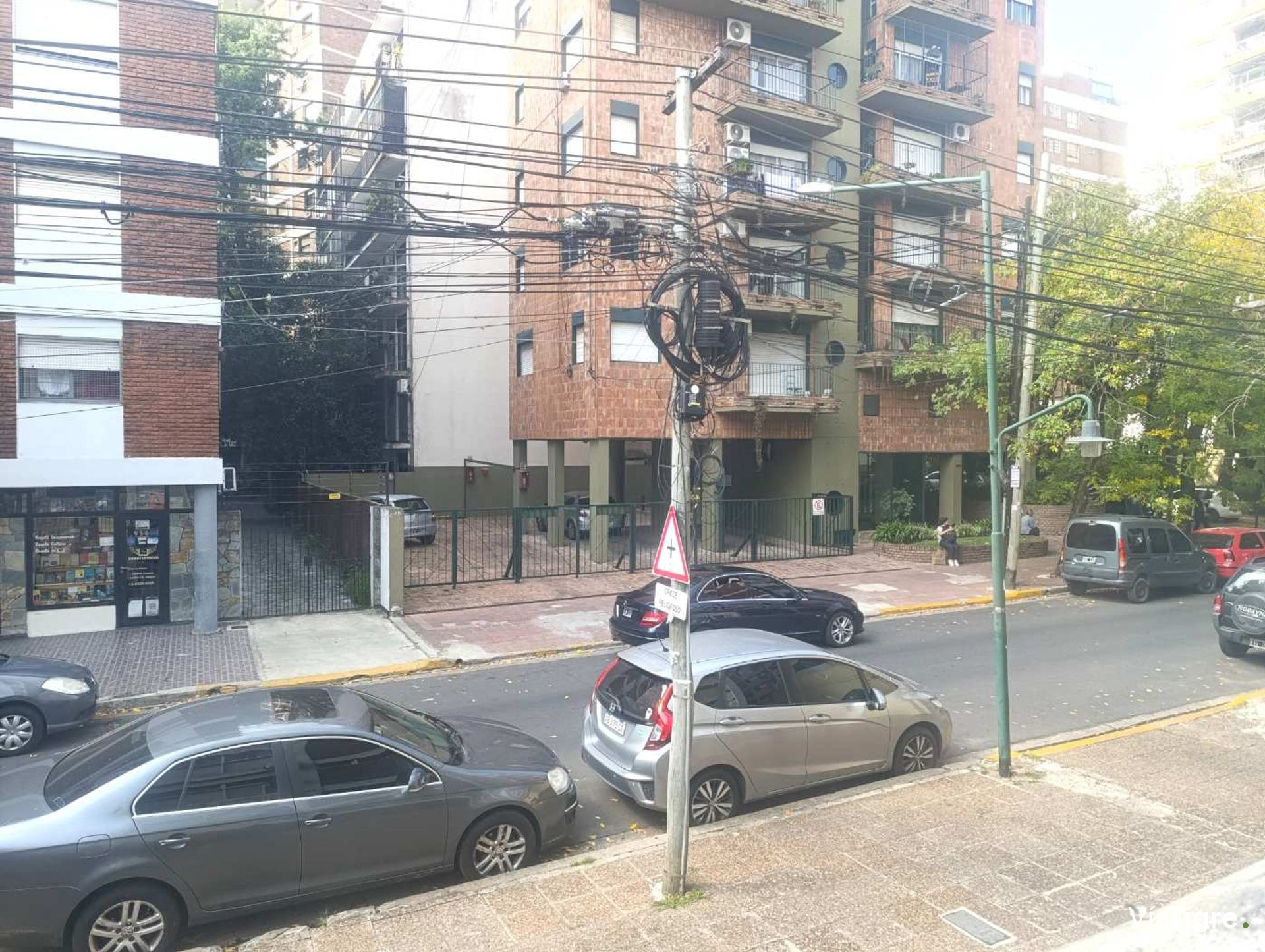 VENTA 2 AMB C/COCH a 1/2 CUADRA AV MAIPÚ Vte López