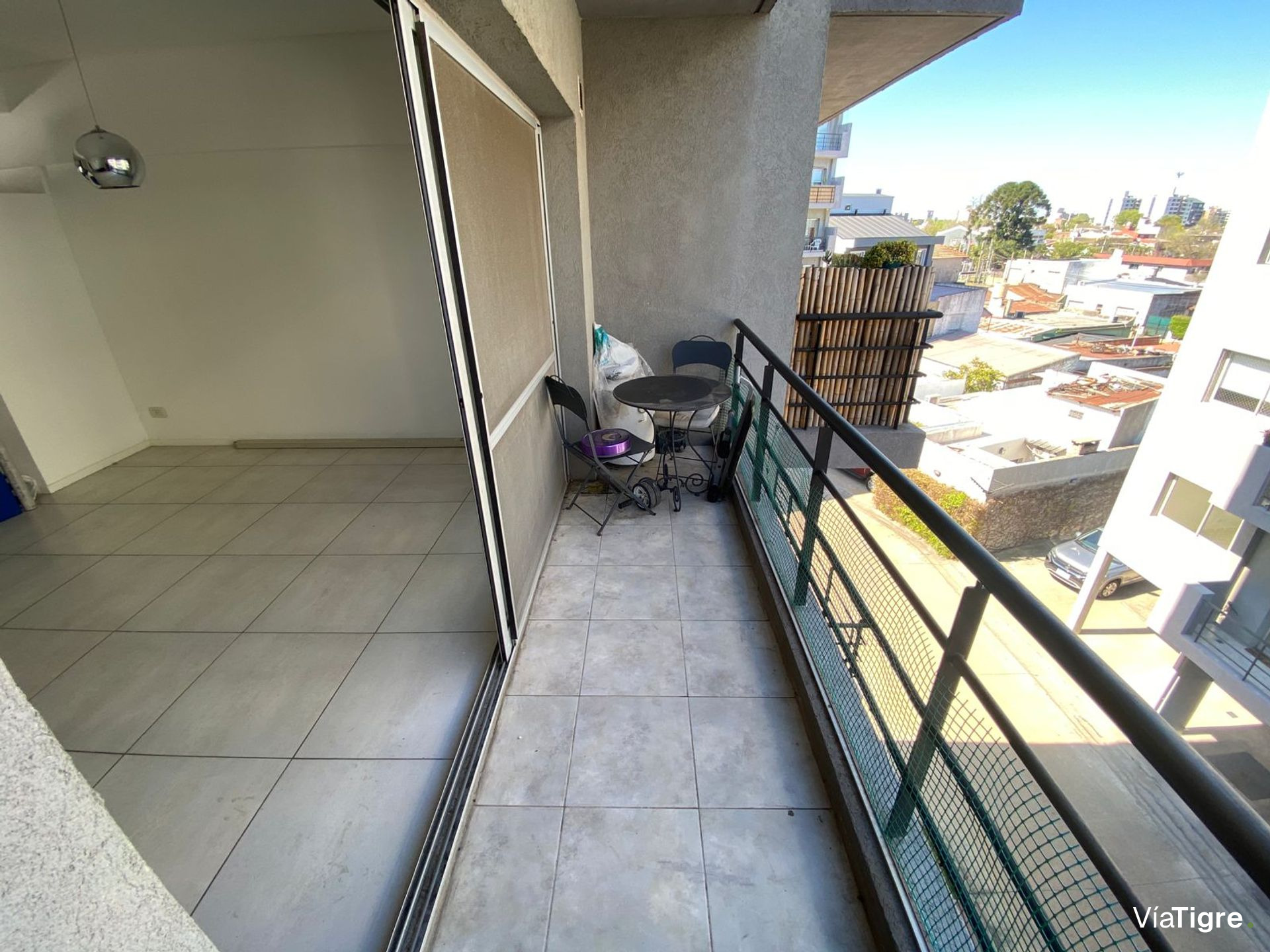 Alquiler En Tigre 2 Ambientes Con Balcon /Cochera