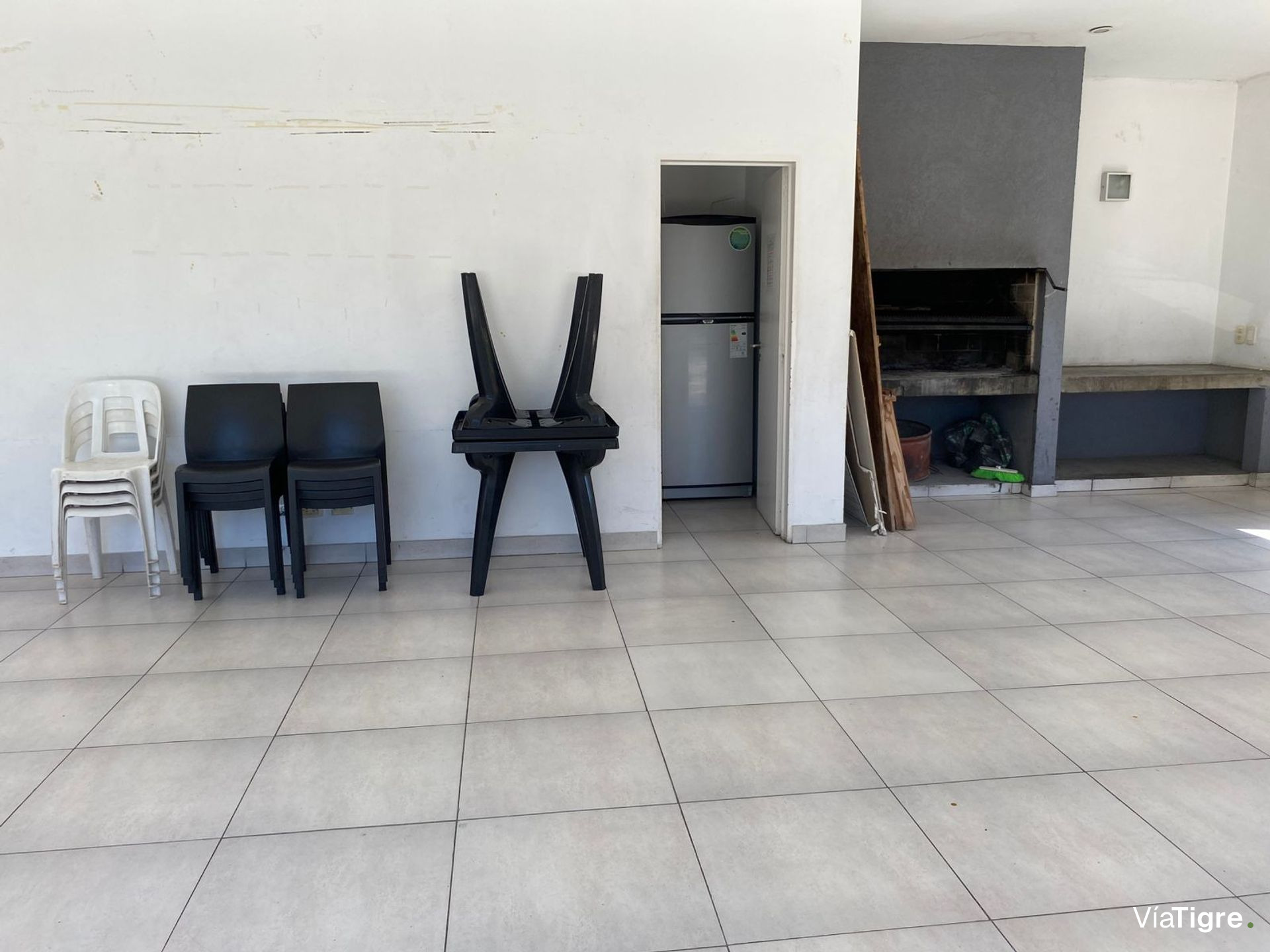 Alquiler En Tigre 2 Ambientes Con Balcon /Cochera