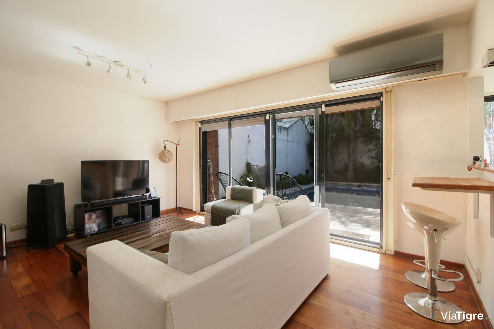 Alquiler En Tigre 2 Ambientes Con Balcon /Cochera