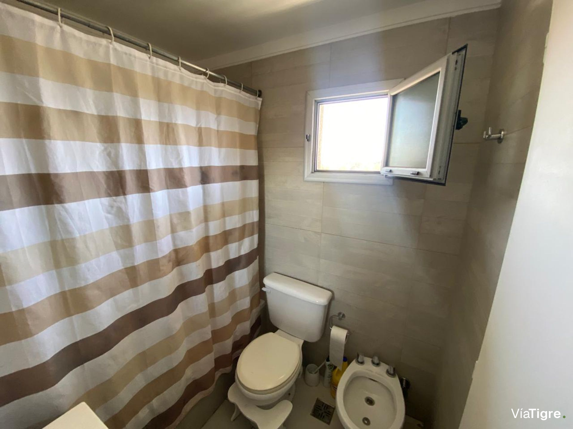 Alquiler En Tigre 2 Ambientes Con Balcon /Cochera