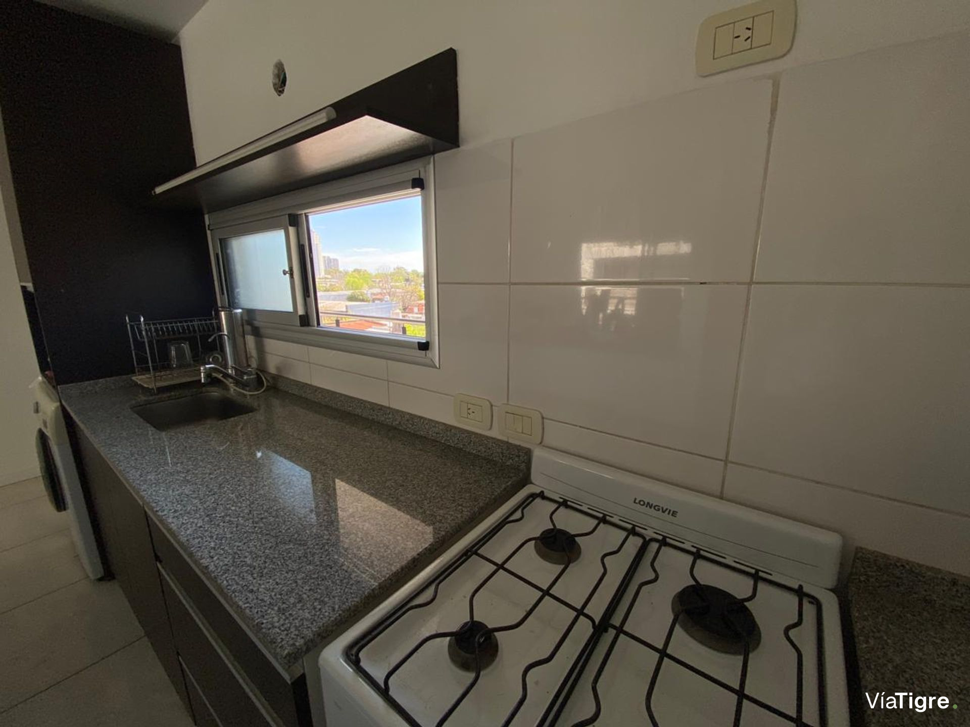 Alquiler En Tigre 2 Ambientes Con Balcon /Cochera