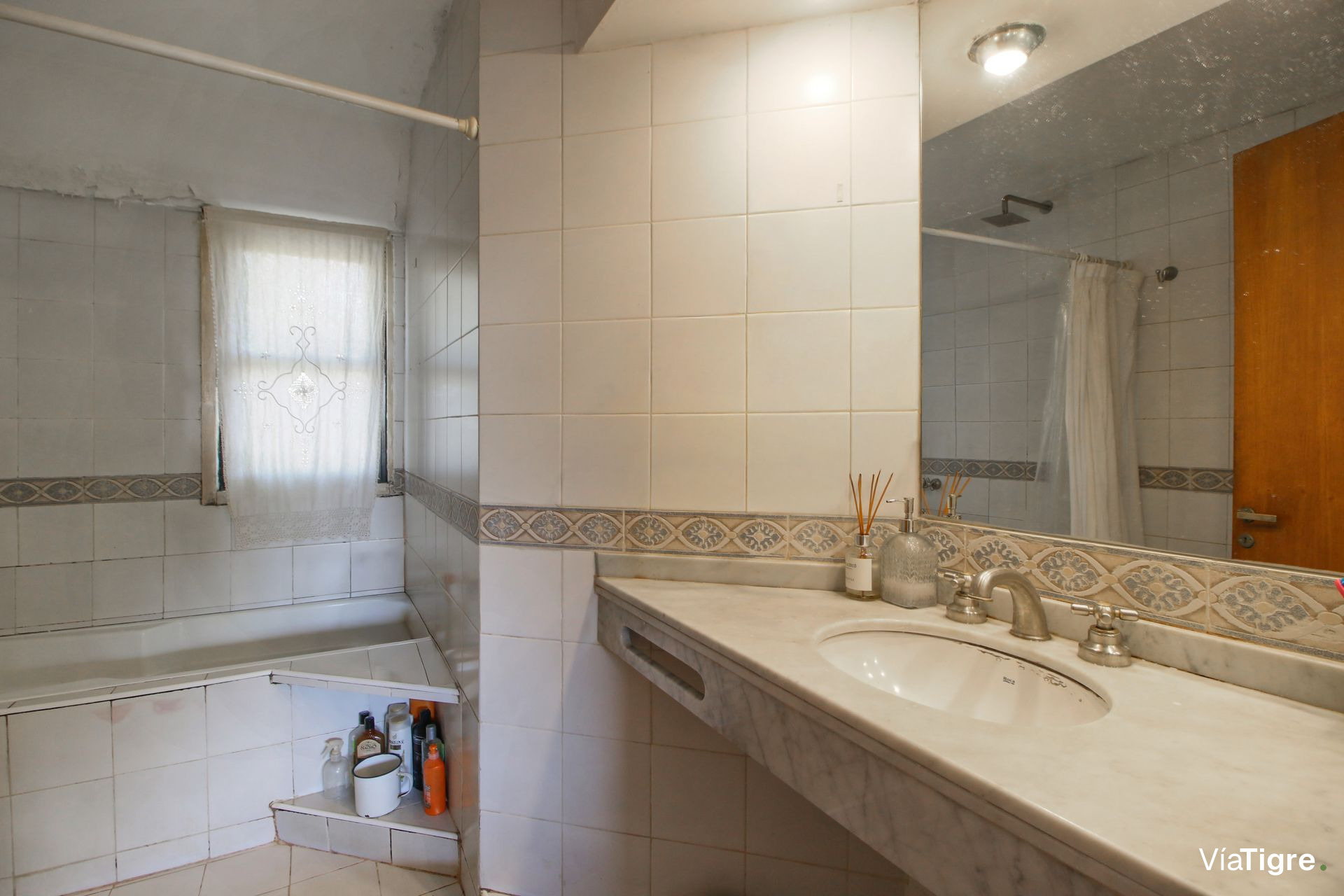 Alquiler En Tigre 2 Ambientes Con Balcon /Cochera