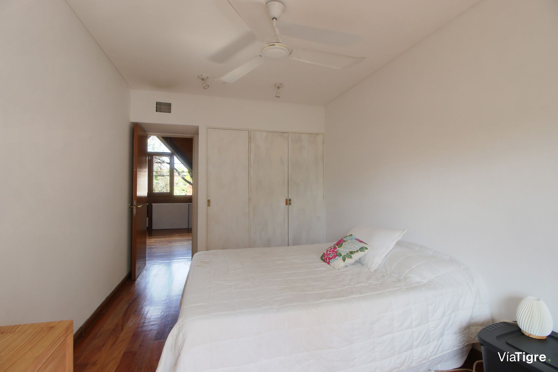 Alquiler En Tigre 2 Ambientes Con Balcon /Cochera
