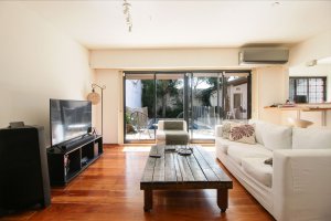 2-room rental in Tigre with balcony and garage