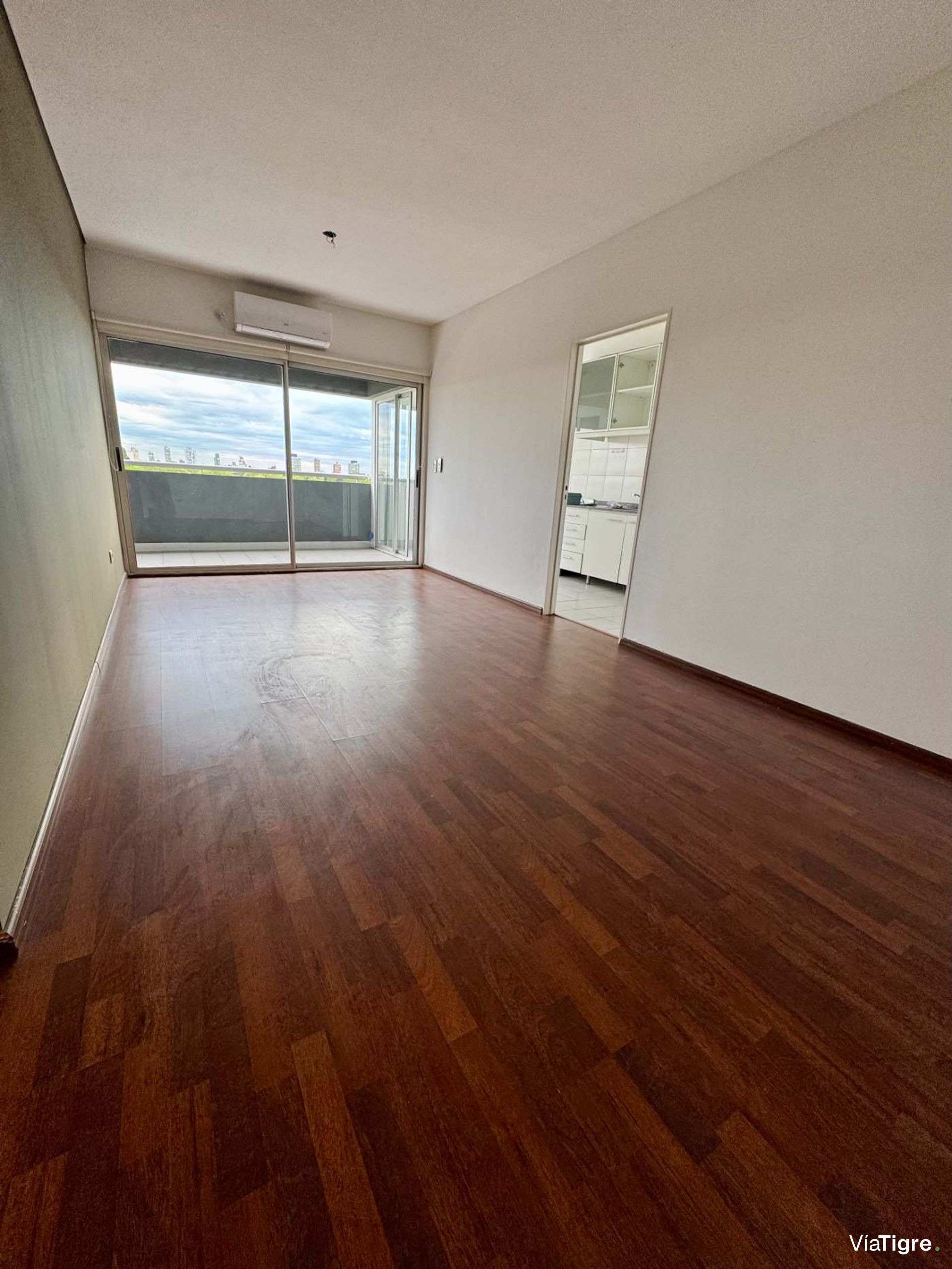 Venta Terreno Con Casa En Dique Lujan, Comercial