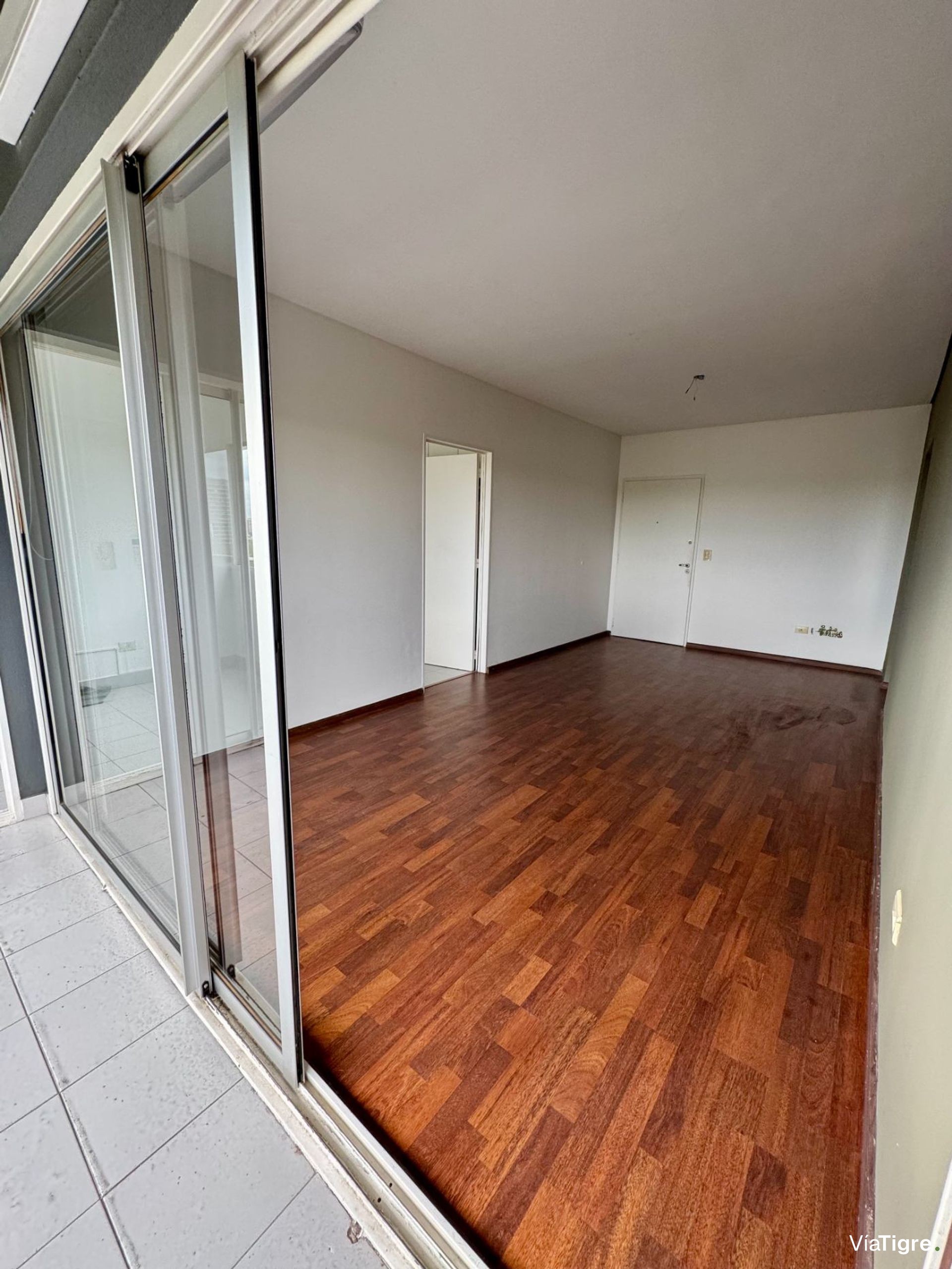 Venta Terreno Con Casa En Dique Lujan, Comercial