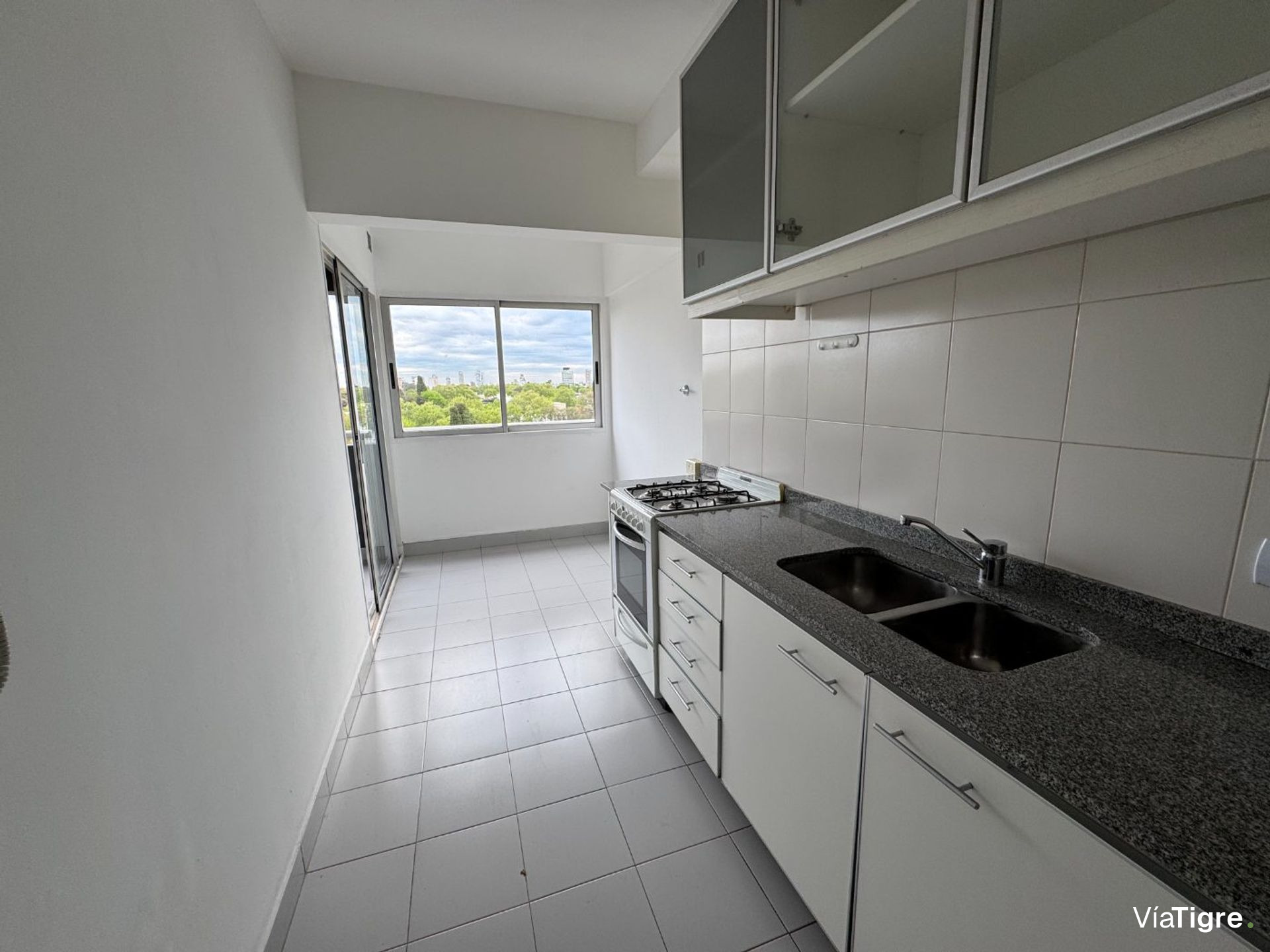 Venta Terreno Con Casa En Dique Lujan, Comercial