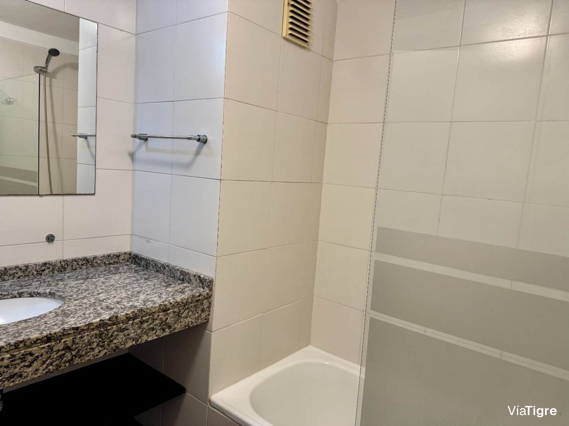 Venta Terreno Con Casa En Dique Lujan, Comercial