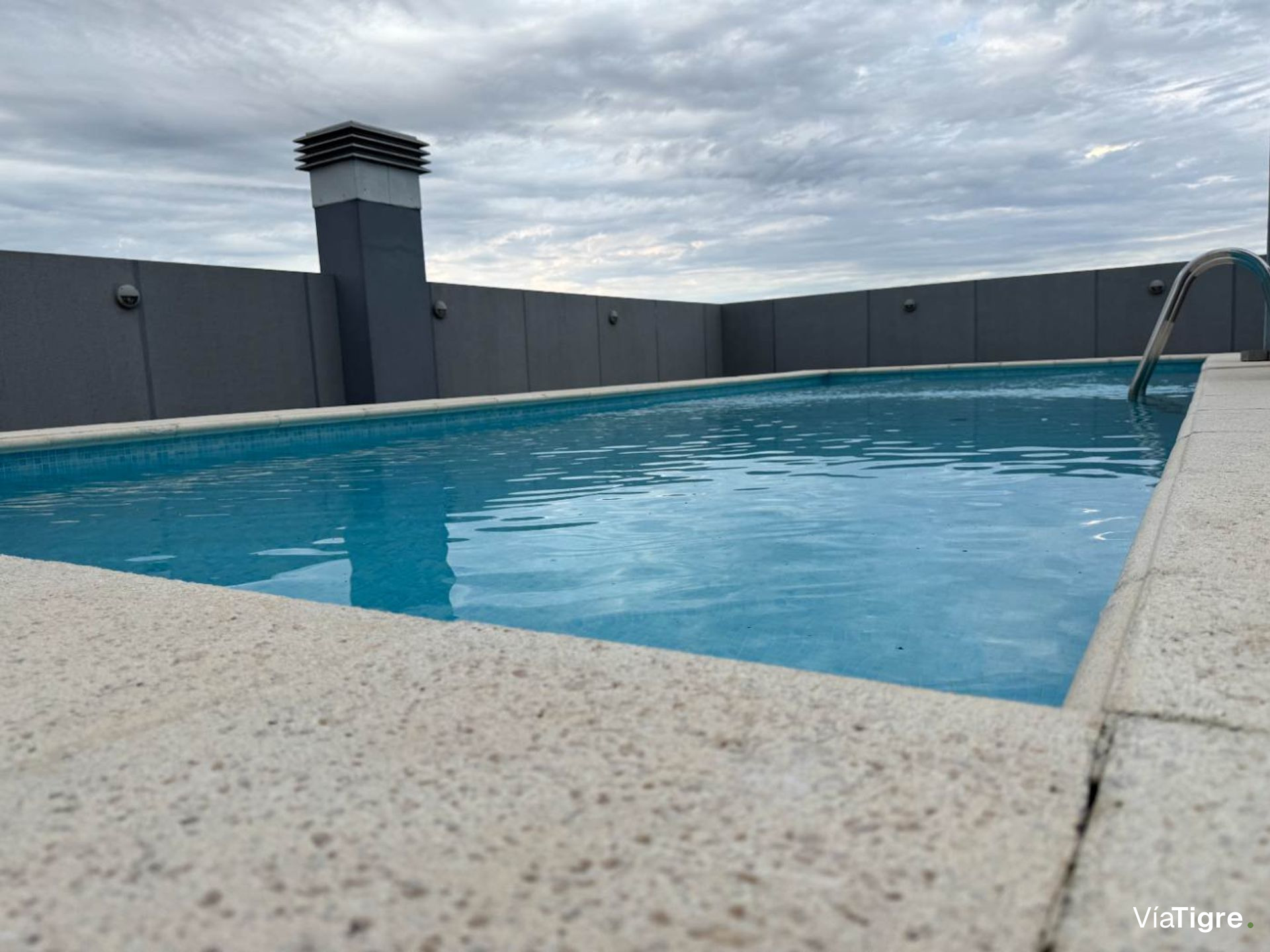 Venta Terreno Con Casa En Dique Lujan, Comercial