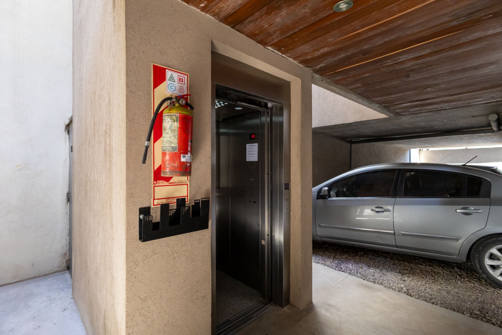 VENTA CASA MULTIFAMILIAR 600 m² con 3 UNIDADES
