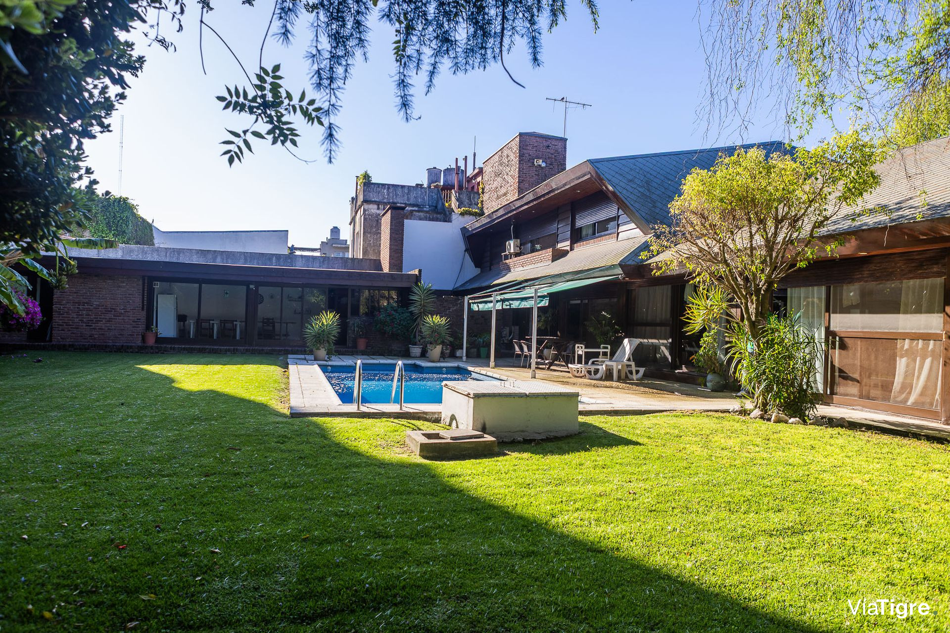 Imponente Chalet 7 Amb En Punta Chica Con Pileta
