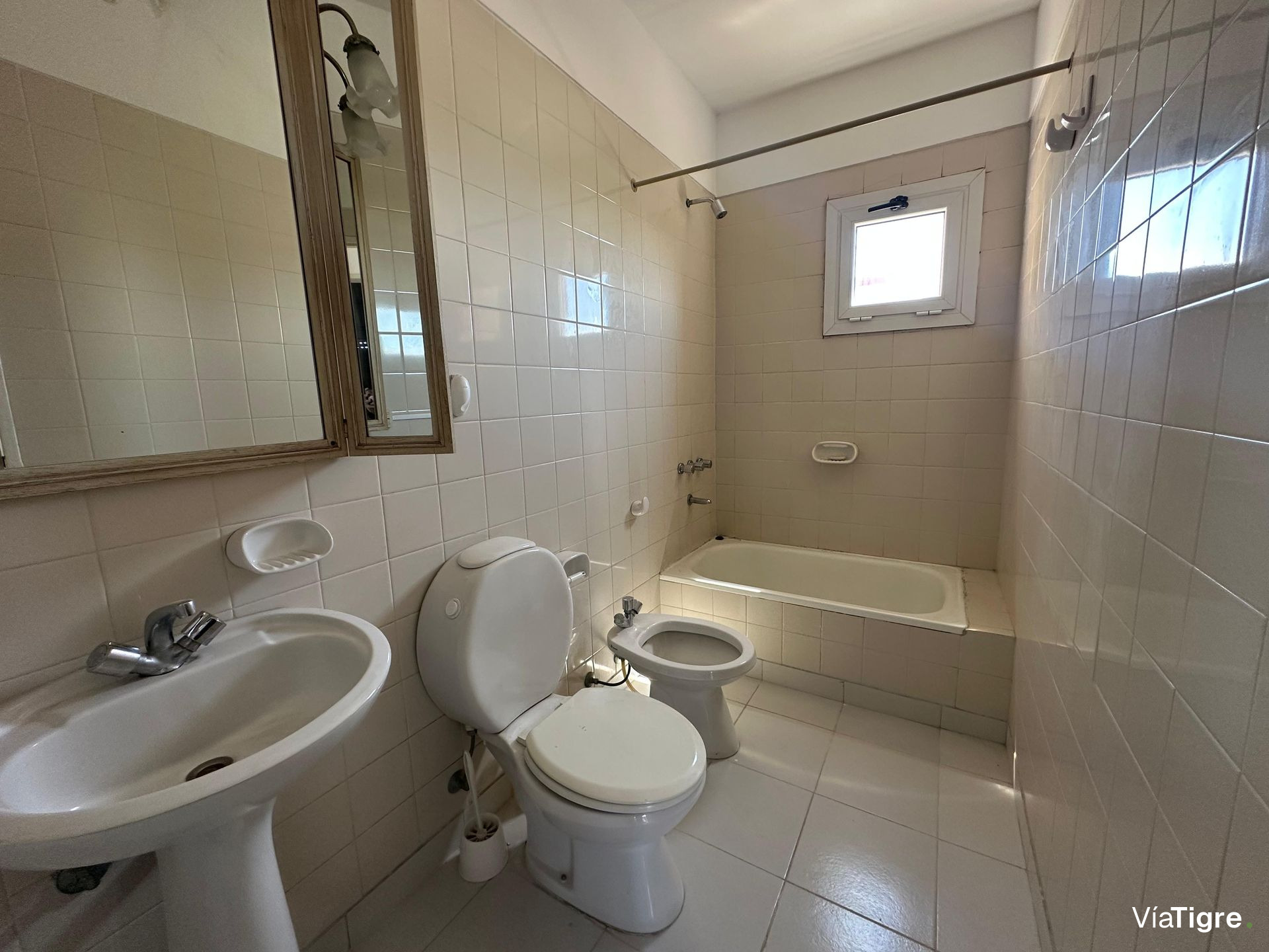 Imponente Chalet 7 Amb En Punta Chica Con Pileta