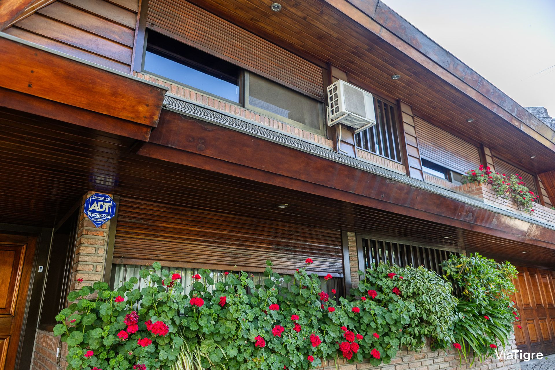 Imponente Chalet 7 Amb En Punta Chica Con Pileta