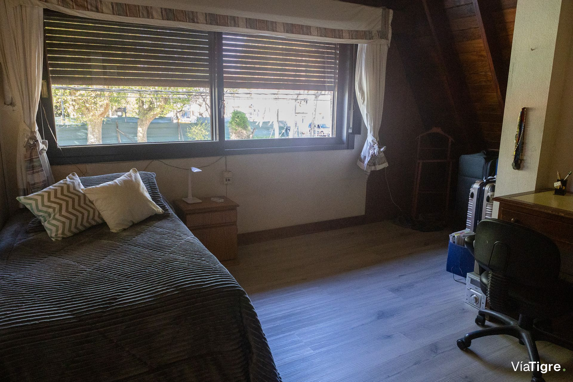 Imponente Chalet 7 Amb En Punta Chica Con Pileta