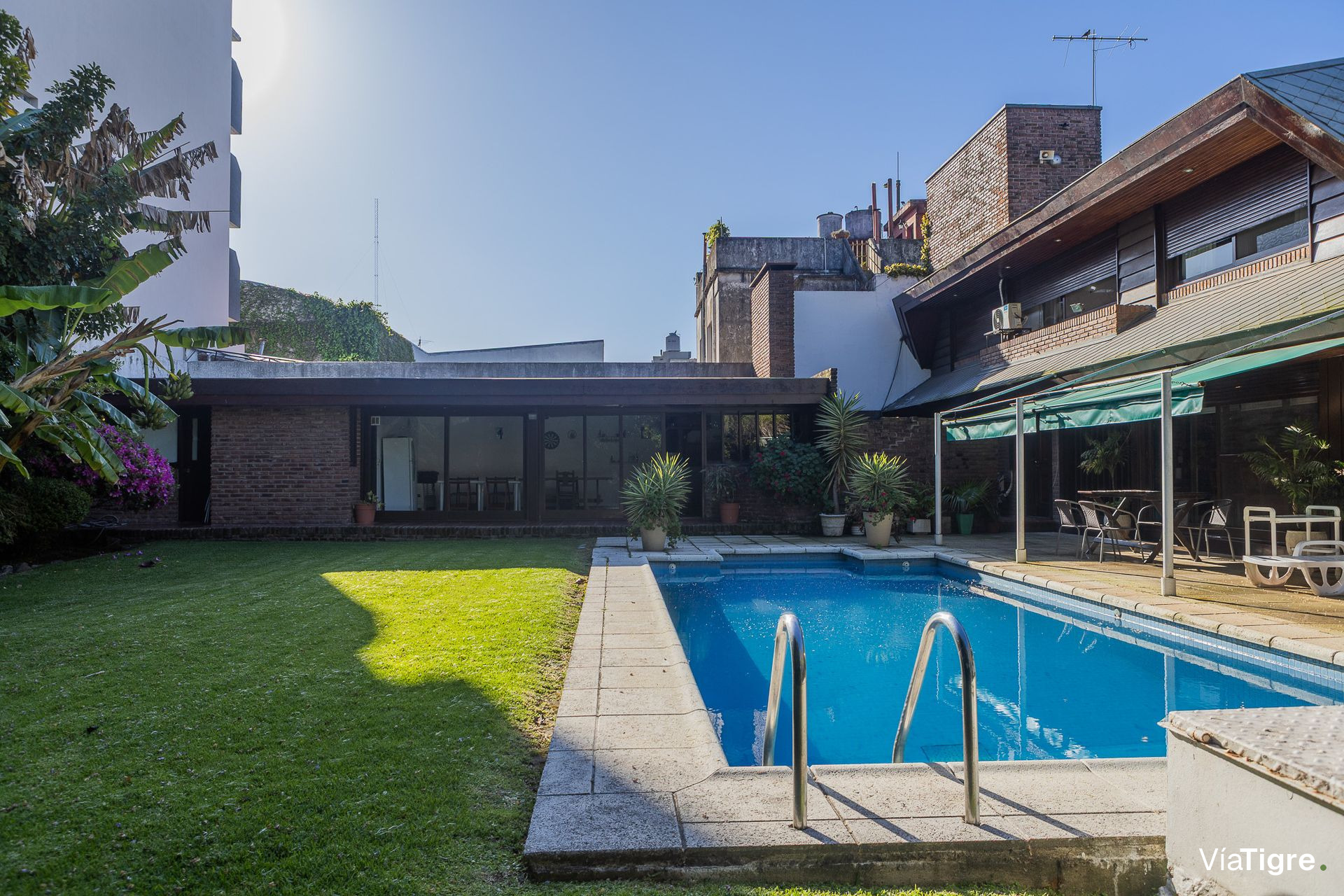 Imponente Chalet 7 Amb En Punta Chica Con Pileta