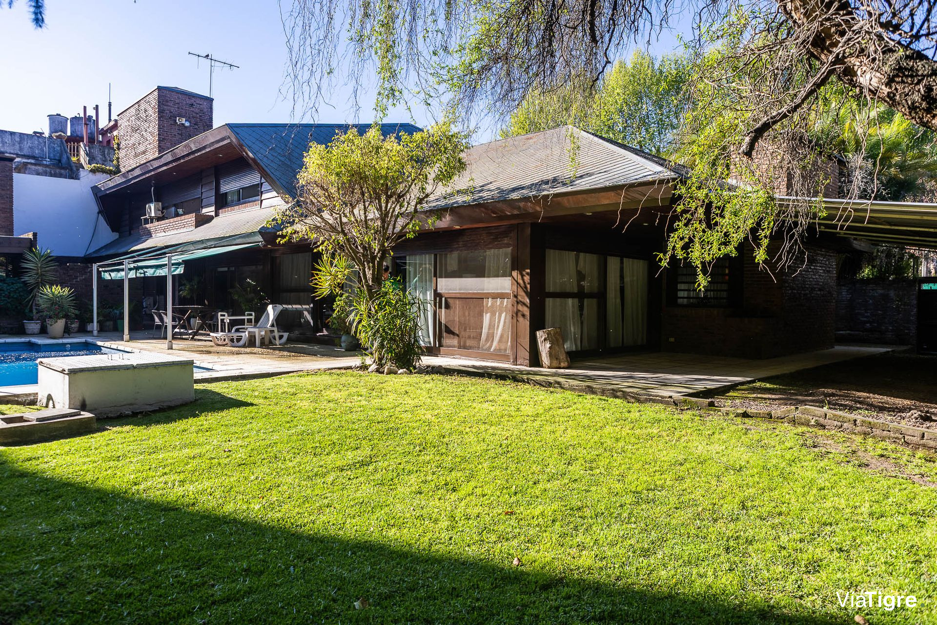 Imponente Chalet 7 Amb En Punta Chica Con Pileta