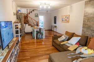 Duplex for sale in Martínez, 5 rooms with pool