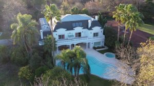 3-Bedroom Family Home for Sale in Barbarita - 620 m²