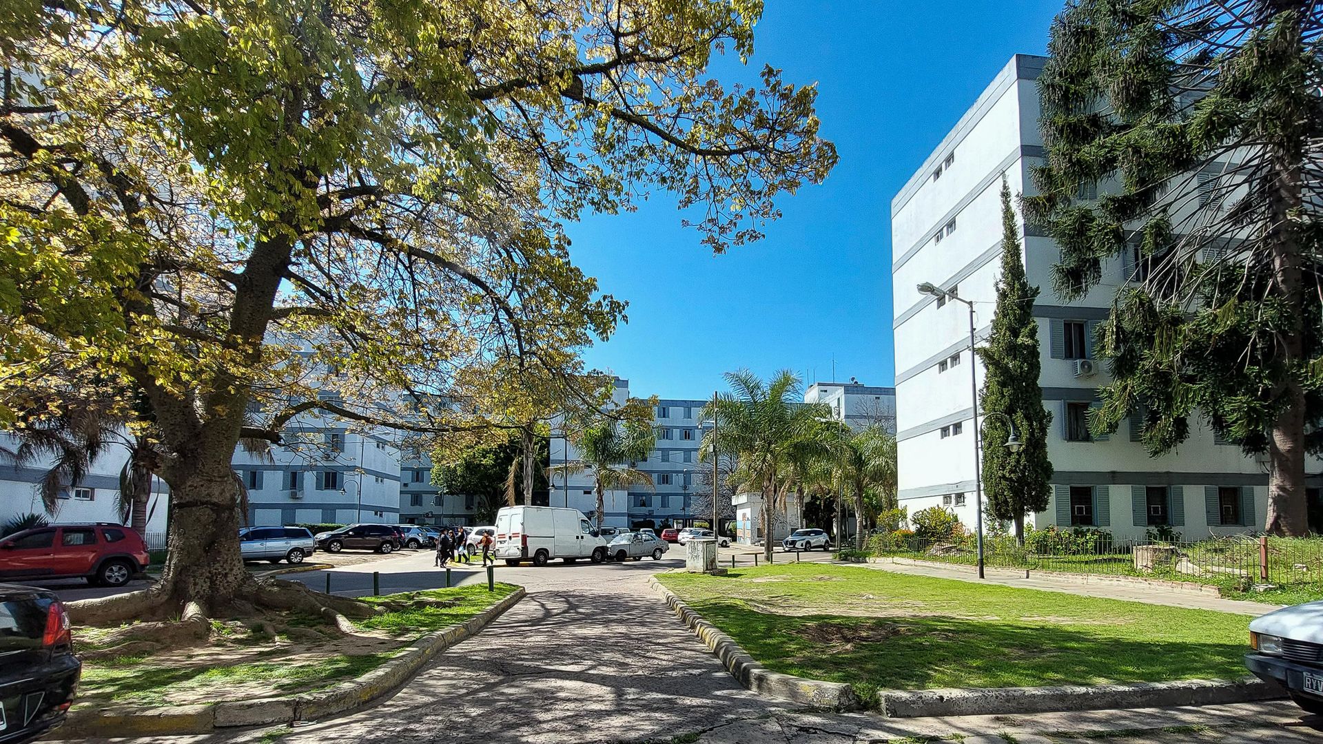 Apartment for Sale – 3 Rooms, Barrio Infico