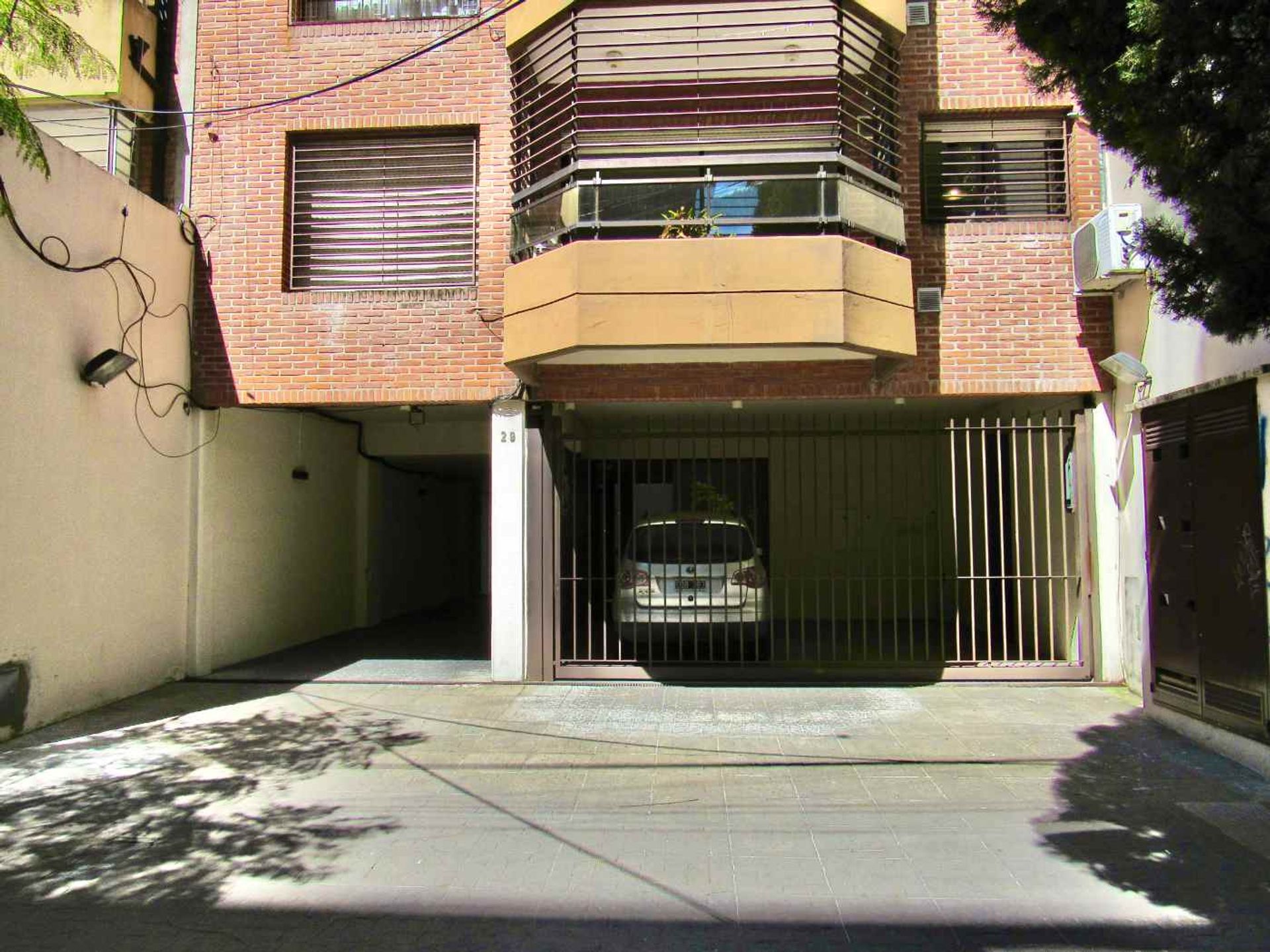 Depto 2 amb duplex FRENTE + COCHERA en La Calabria