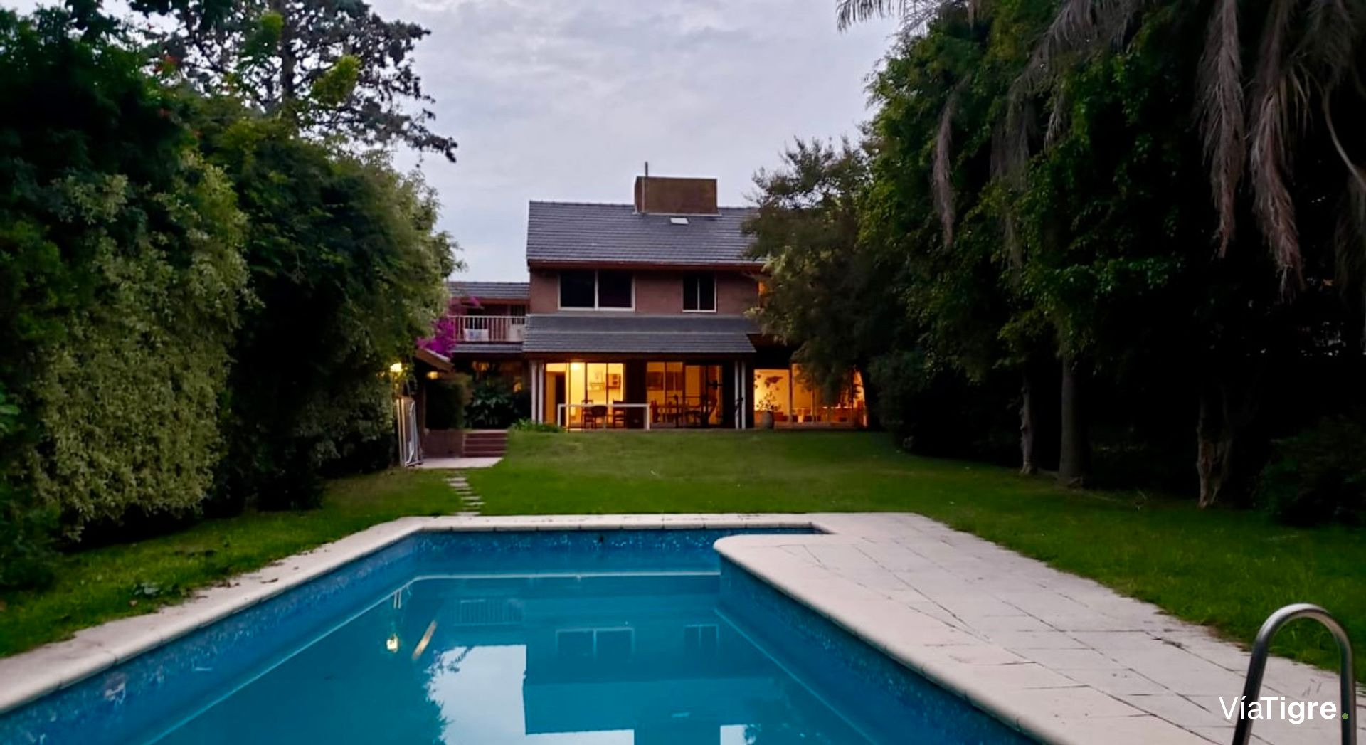 Venta Casa 3 Amb Parque Y Pileta En Benavidez.