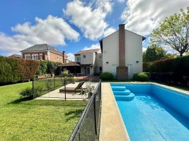 House for Short-Term Rental 5 rooms Benavidez Greens