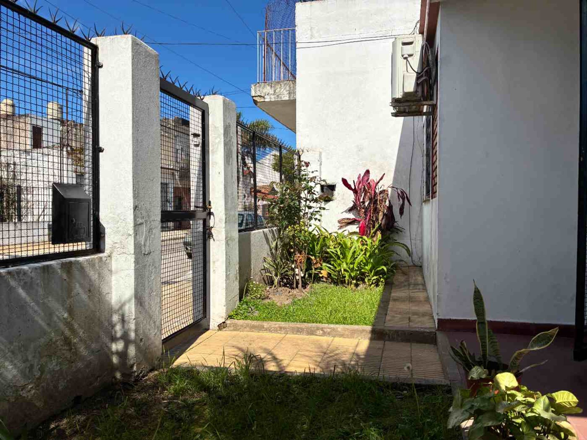 Casa en Venta 3 ambientes c/jardin-Tigre residenci